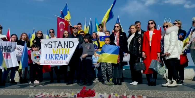 Samsun'da yaşayan Ukraynalılar, Rusya-Ukrayna savaşının 1'inci yılında kayıpları andı