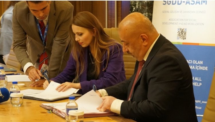 Karadeniz Ukraynalılar Dernek Başkanı Lıudmyla Shymko ile SGDD-ASAM Genel Müdürü İbrahim Vurgun Kavlak’ın katılımıyla projelerin imza seremonisi gerçekleştirildi.