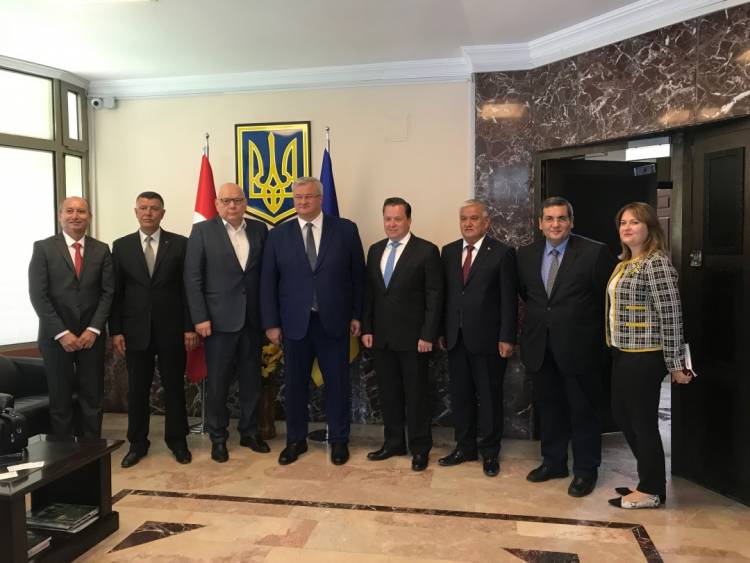 Посол Андрій Сибіга зустрівся з керівниками кримськотатарських діаспорських організацій